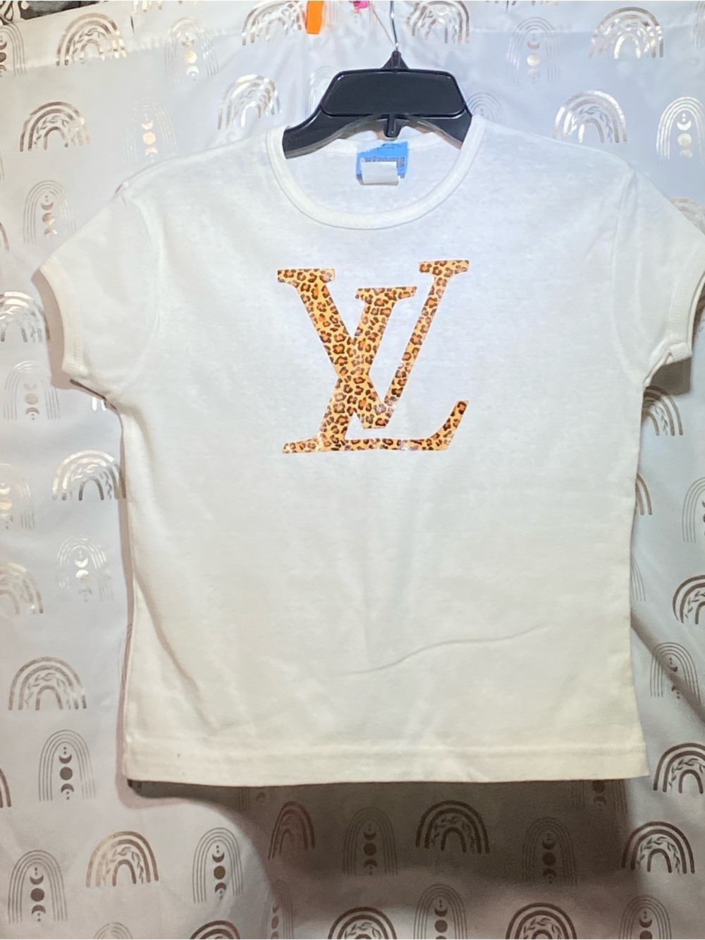 LV INSPO. White Short-Sleeve Tee with LV Leopard Logo